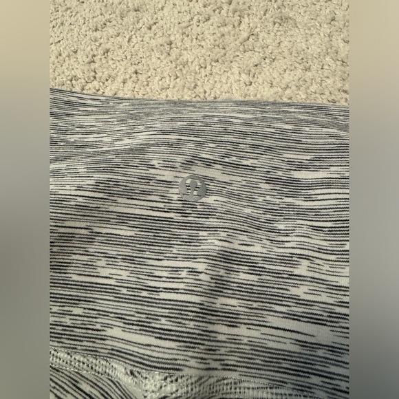 Lululemon 25” leggings - size 4 - Picture 3 of 5